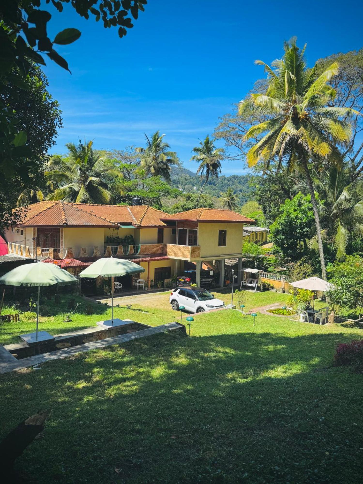 Mahaweli View Bungalow Kandy Eksteriør billede
